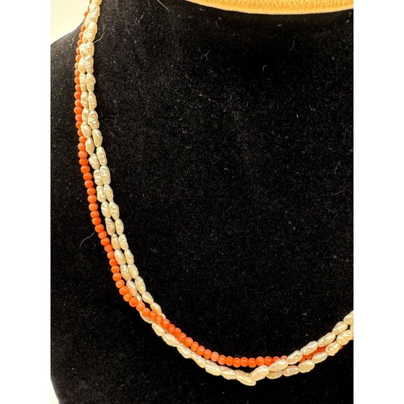 3 Strand Necklace With Coral Beads And Freshwater Pearl Seed Beads Vintage - Picture 3 of 5